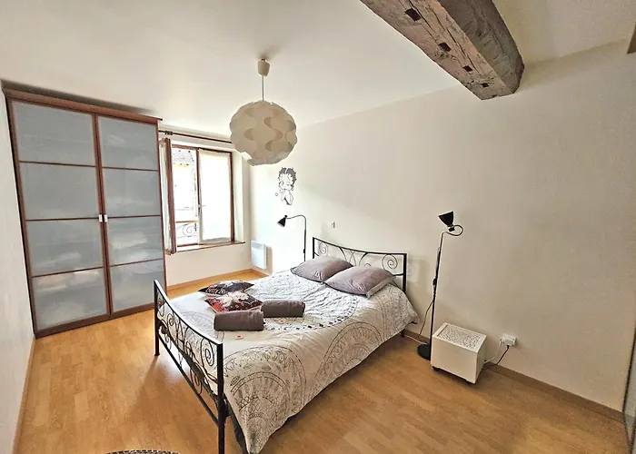 Triplex Sisley - Maison Atypique Avec Cour Exterieure